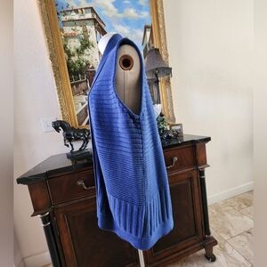 EUC- Blue Long Open Front Sleeveless Vest!🐦